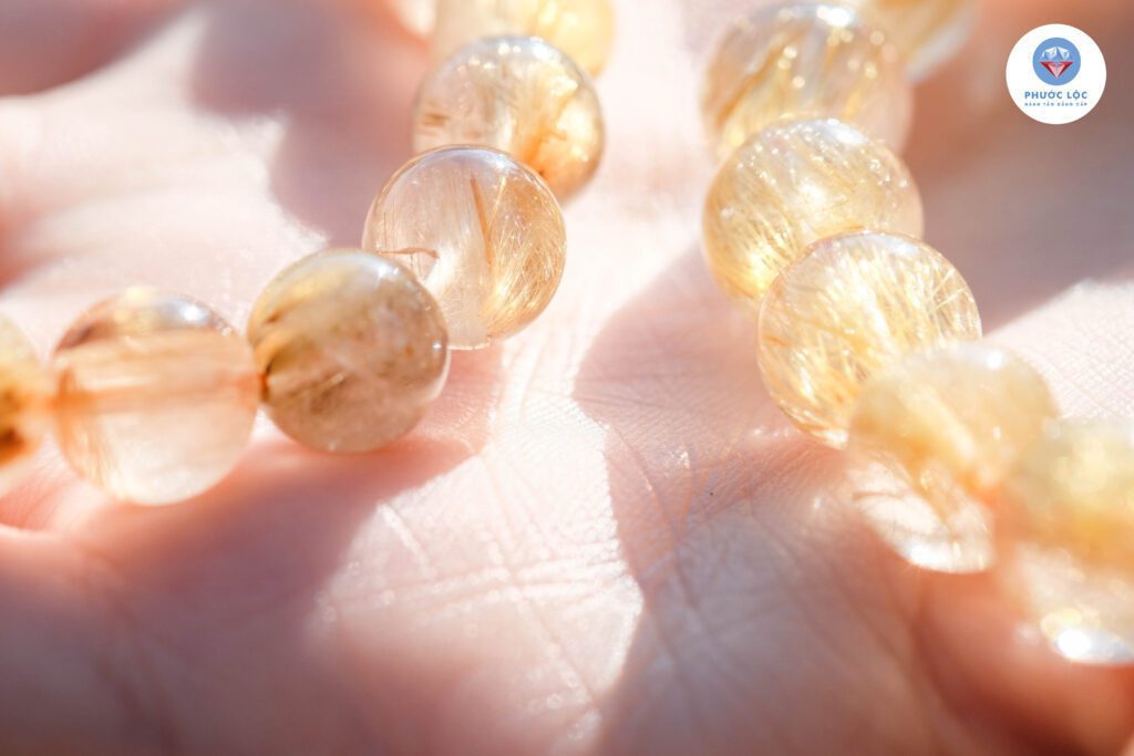 Thạch Anh Tóc Vàng Là Gì Và Ý Nghĩa Phong Thủy Đặc Biệt 4 thạch anh tóc vàng