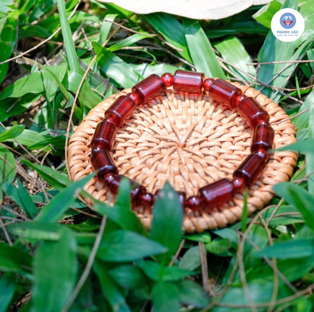 💎 Đeo Vòng Đá Garnet Có Tác Dụng Gì? Lợi Ích Cho Sức Khỏe Và Tinh Thần 3 đá garnet