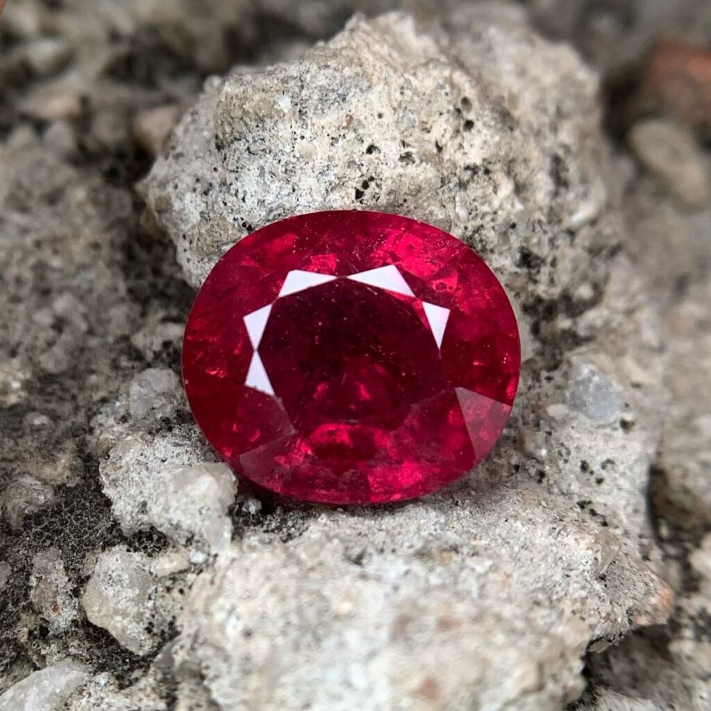 💎 Cách Phân Biệt Đá Hồng Ngọc Thật Và Giả – Bí Quyết Chọn Đá Chuẩn Năng Lượng 2 da hong ngoc