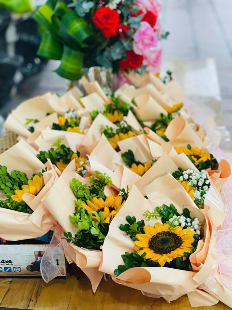 💐 20/10 – Ngày Tôn Vinh Những Đóa Hoa Phước Lộc Luôn Nỗ Lực Và Lan Tỏa Yêu Thương 4 đá phong thủy đà nẵng