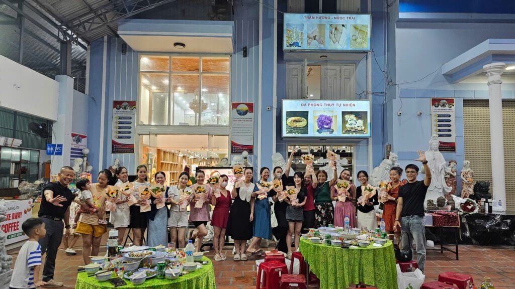 💐 20/10 – Ngày Tôn Vinh Những Đóa Hoa Phước Lộc Luôn Nỗ Lực Và Lan Tỏa Yêu Thương 2 đá phong thủy phước lộc