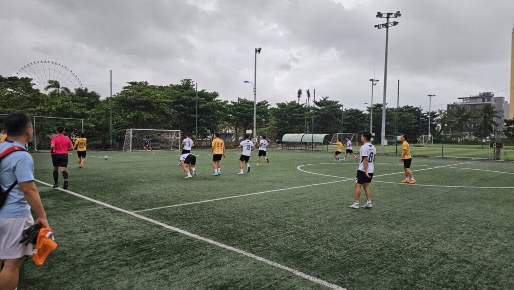 Đá phong thủy Đà Nẵng mở màn ấn tượng tại giải bóng đá S7 2025 - Phước Lộc FC 5 20251117 161116