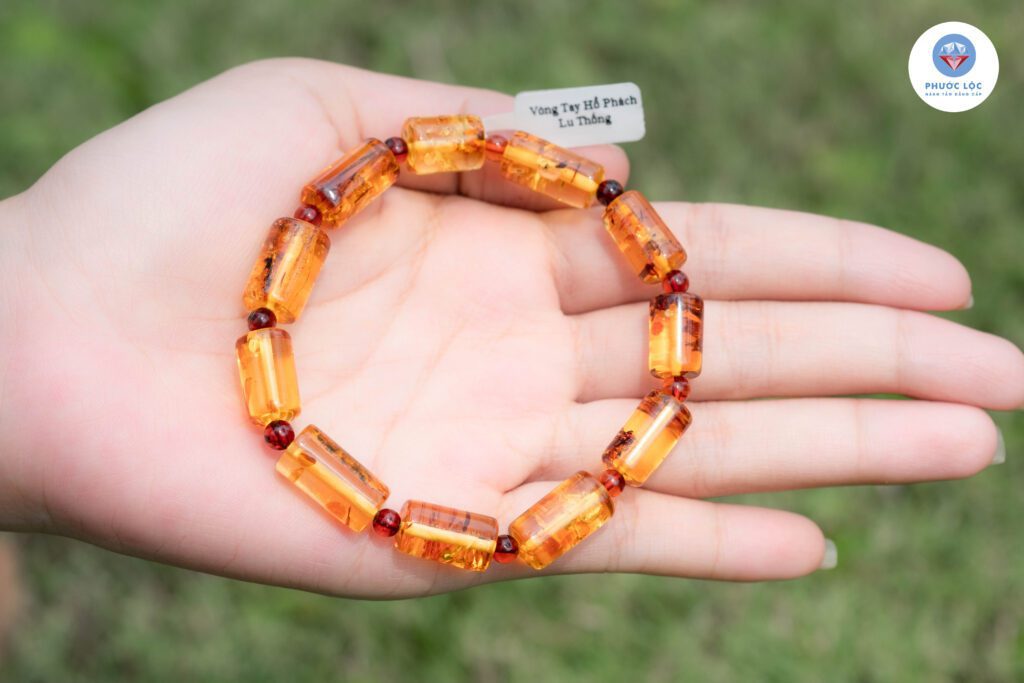 Hổ Phách Thật và Giả – 5 Cách Nhận Biết Đơn Giản Ai Cũng Làm Được 1 hổ phách