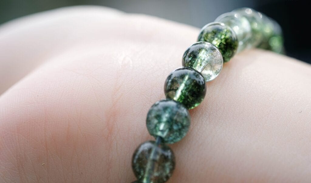 💎 Tất tần tật về Đá Ưu Linh Xanh – Nguồn gốc, ý nghĩa, giá cả và những mệnh hợp nên đeo 1 ưu linh xanh