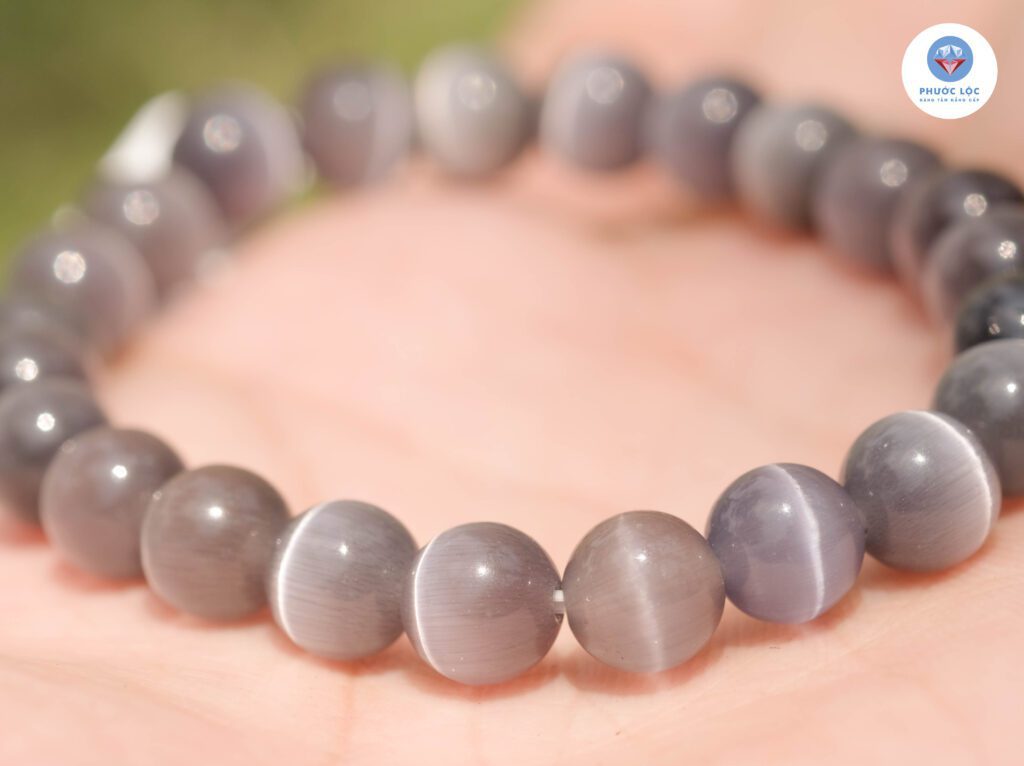 ✨ Top 5 lợi ích phong thủy tuyệt vời khi đeo đá Mắt Mèo 1 DSCF9007