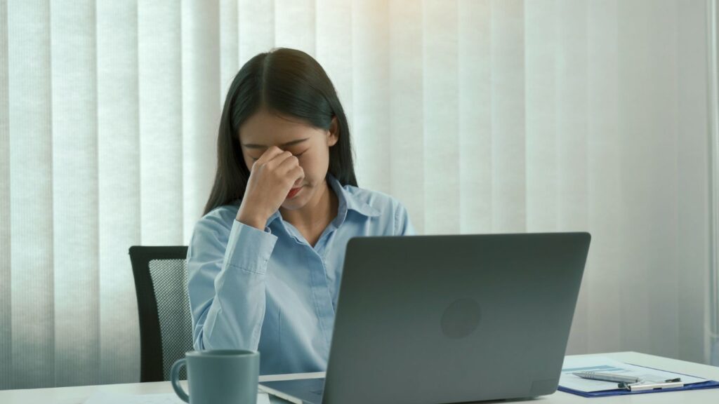 Tuổi Thân tuần 10–16/11/2025: Những biến động Tình duyên, Công việc, Sức khỏe và Cuộc sống 3 suc khoe